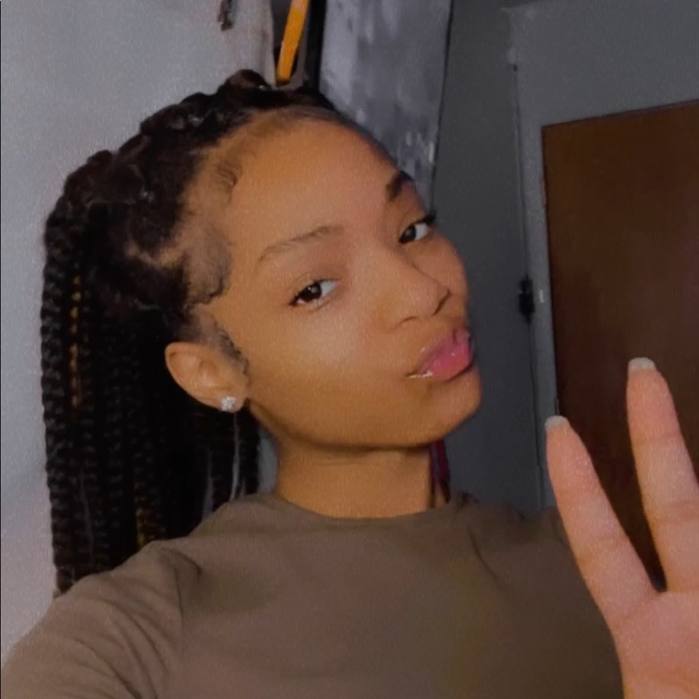 Meet your Posher, Myniah
